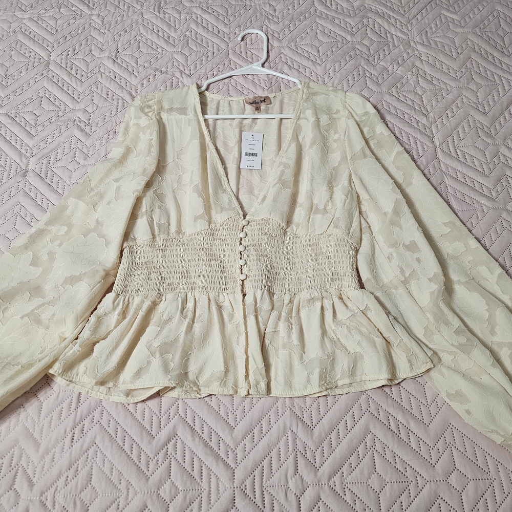 NWT- Willow & Root Cream Floral Blouse